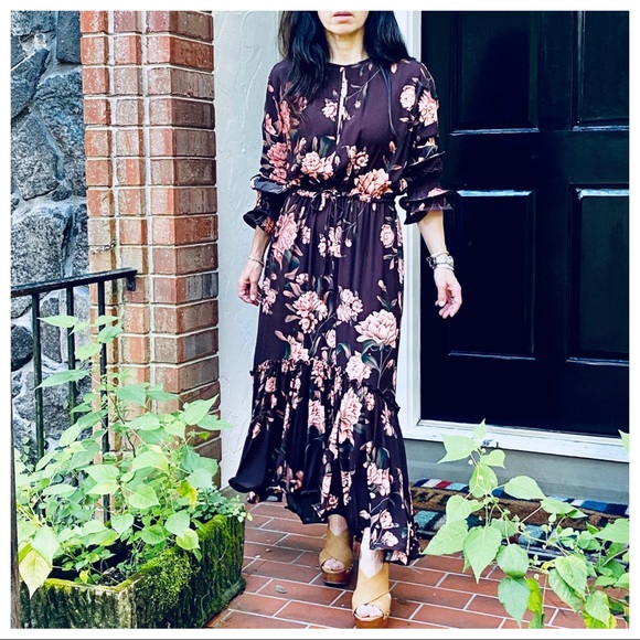 GORGEOUS BOHO CHIC FLORAL DRESS EITH TIE WAIST - Picture 2 of 9